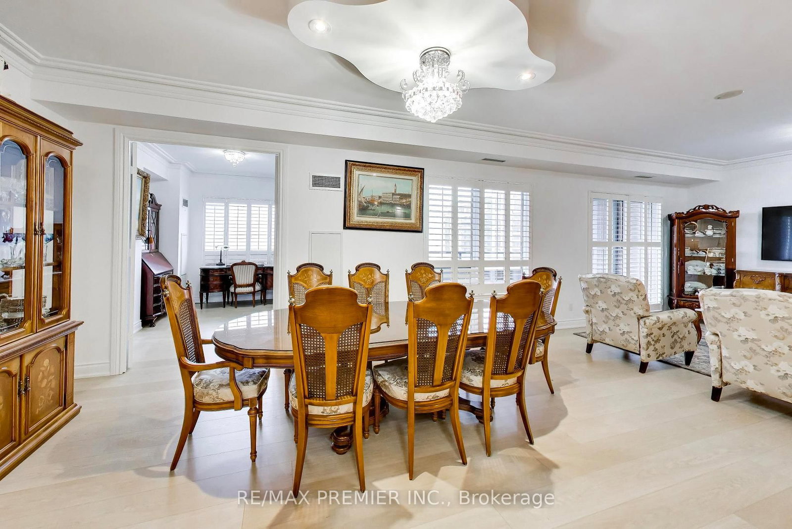 9245 Jane Street, Unit 1106 - Photo 9