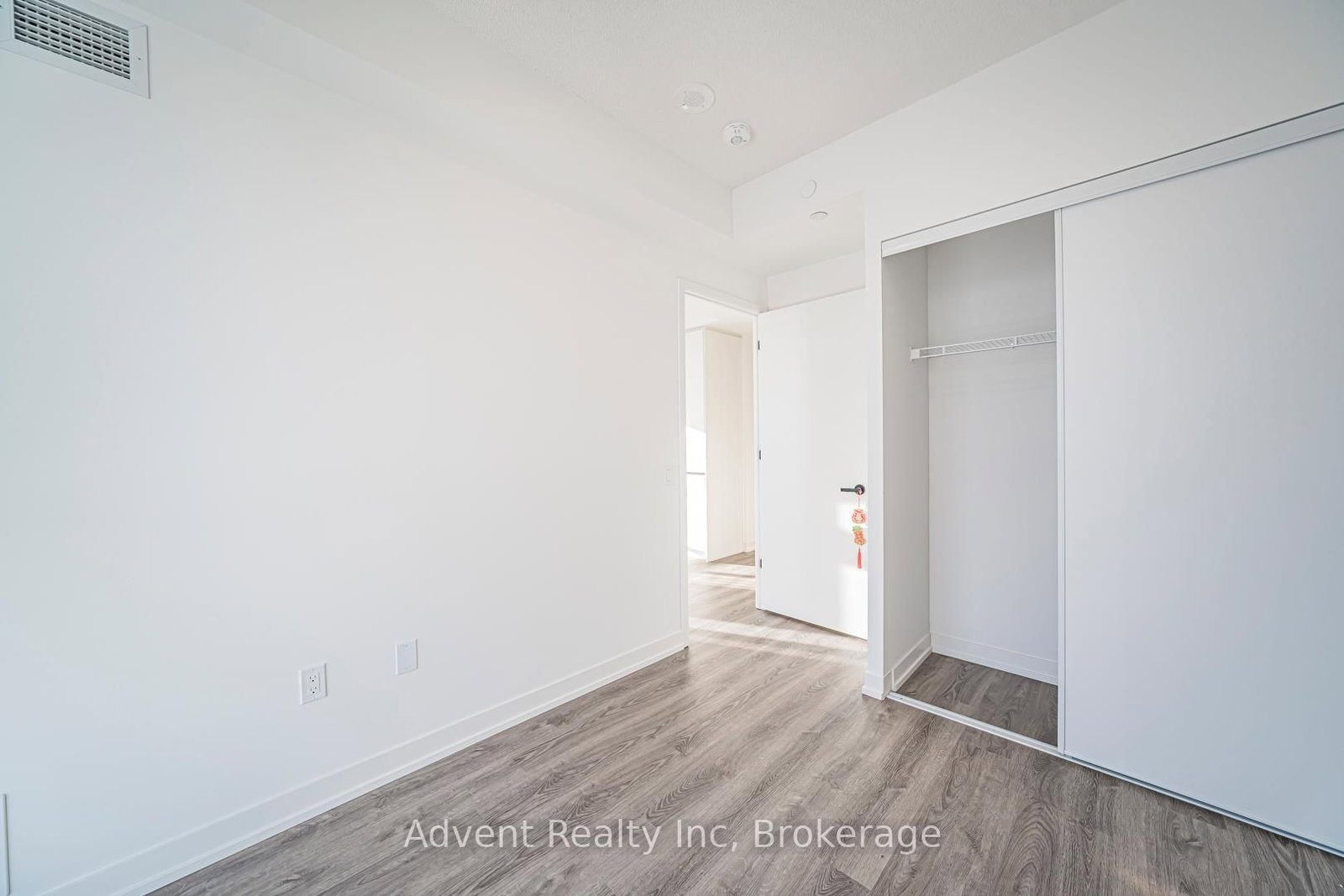 8 Interchange Way, Unit 5512 - Photo 13