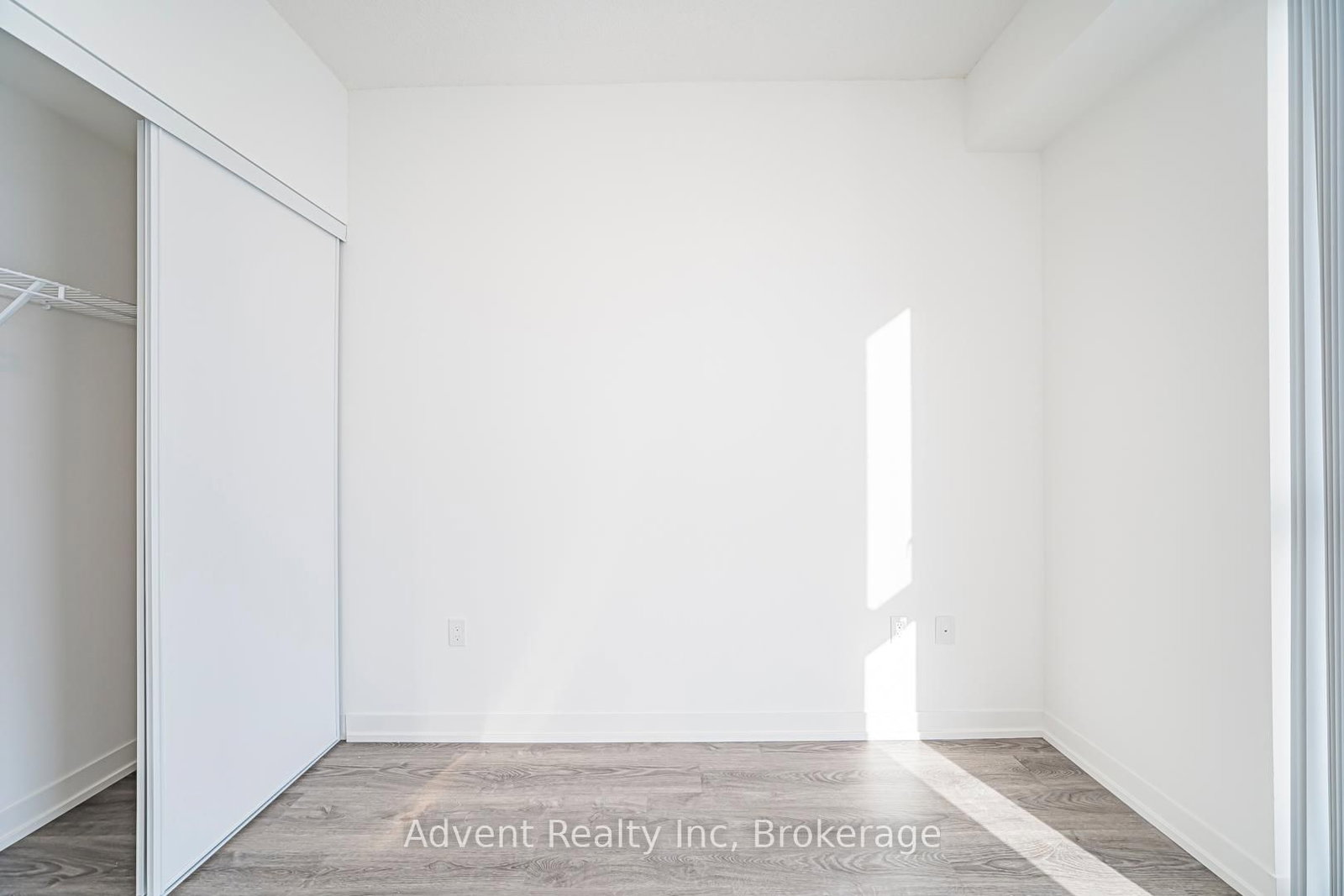 8 Interchange Way, Unit 5512 - Photo 16