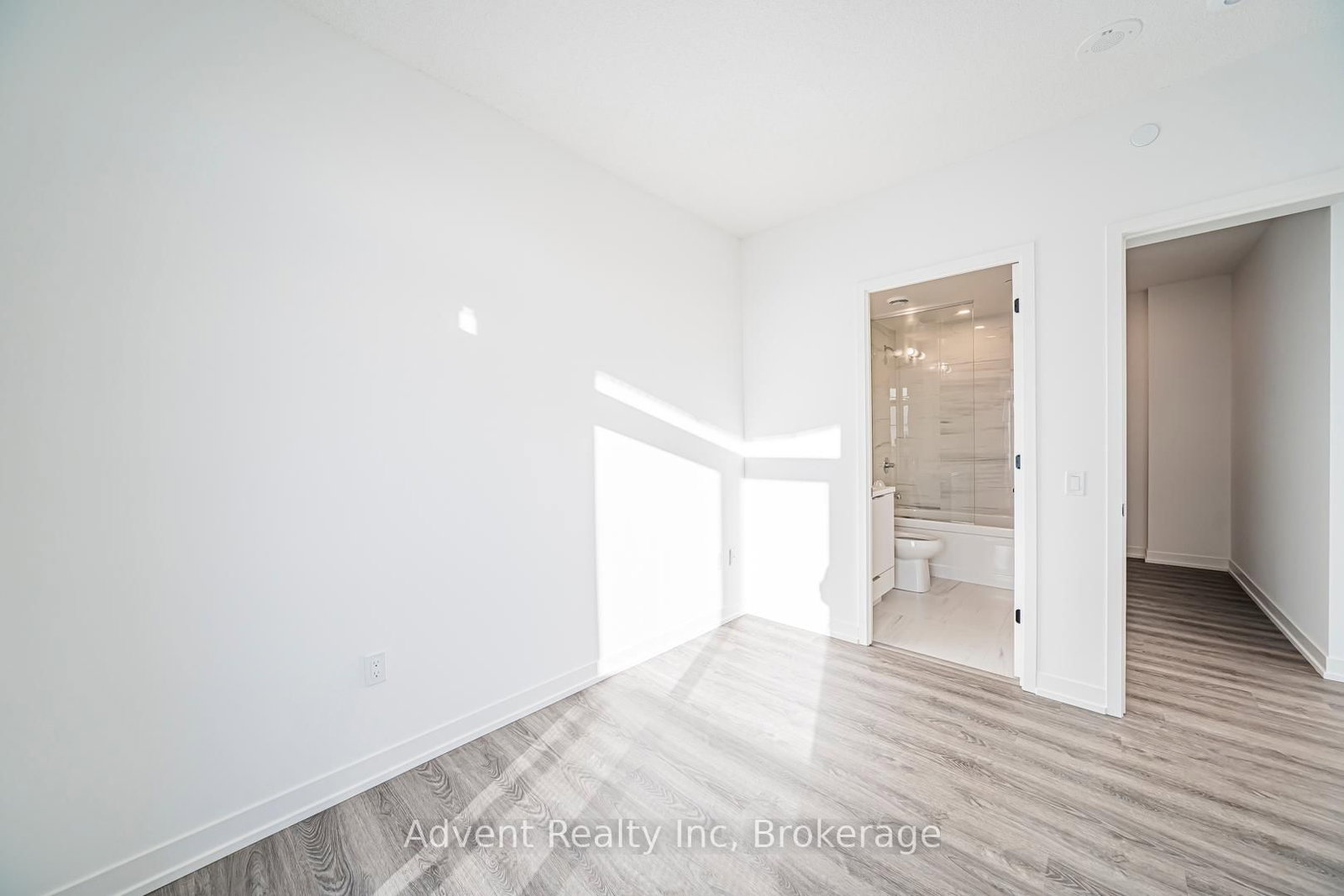8 Interchange Way, Unit 5512 - Photo 23