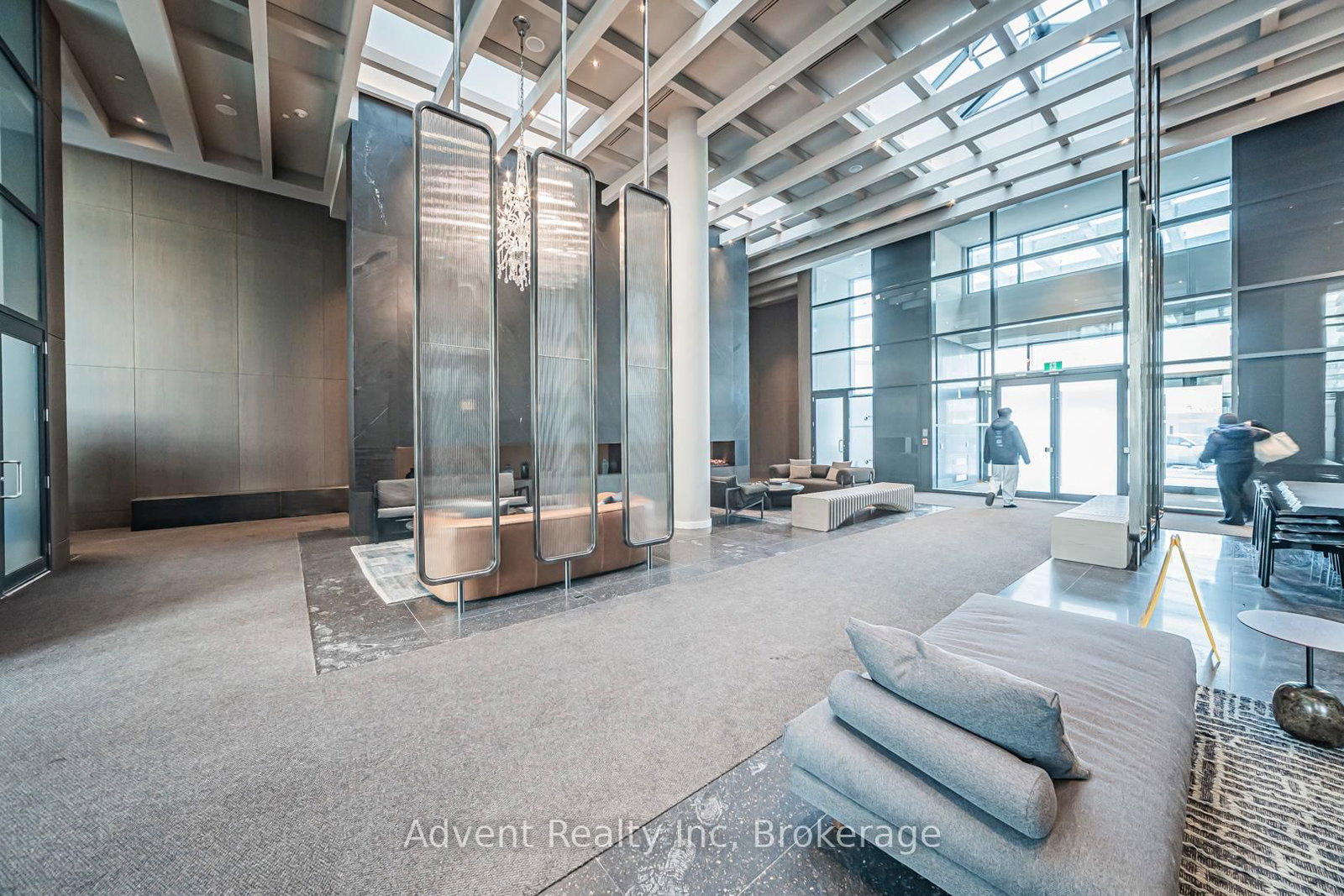 8 Interchange Way, Unit 5512 - Photo 32