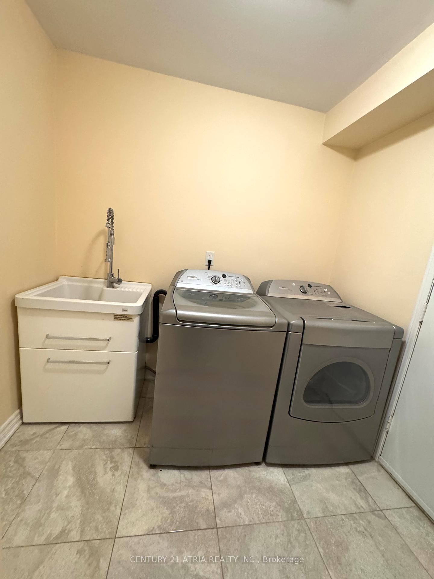 15 Timpson Drive • Aurora, ON photo 33
