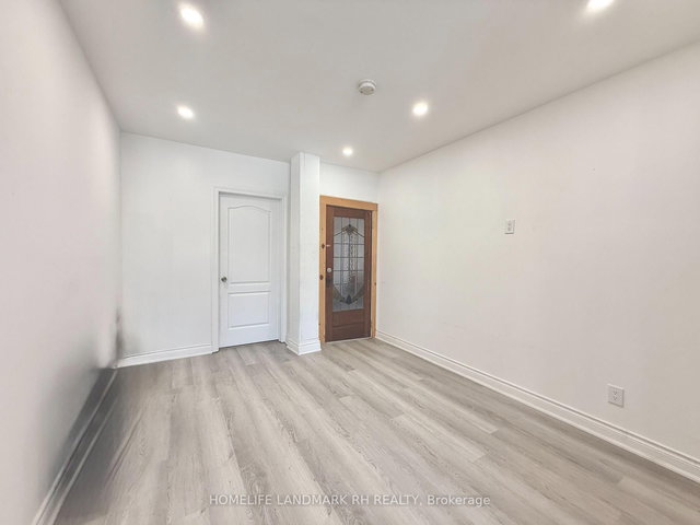 105 - 25066 Commodore Road