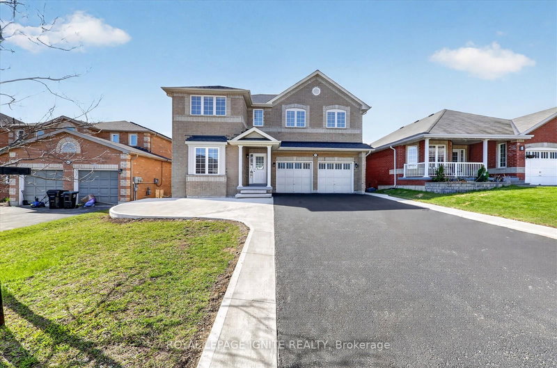 1447 Bassingthwaite Crt, Innisfil, L9S 0E1 | Image 2