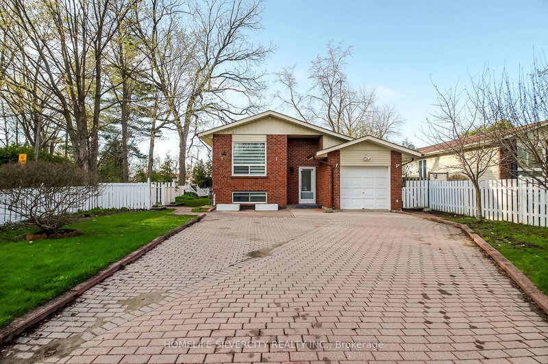 home for sale on 904 Lake Drive E