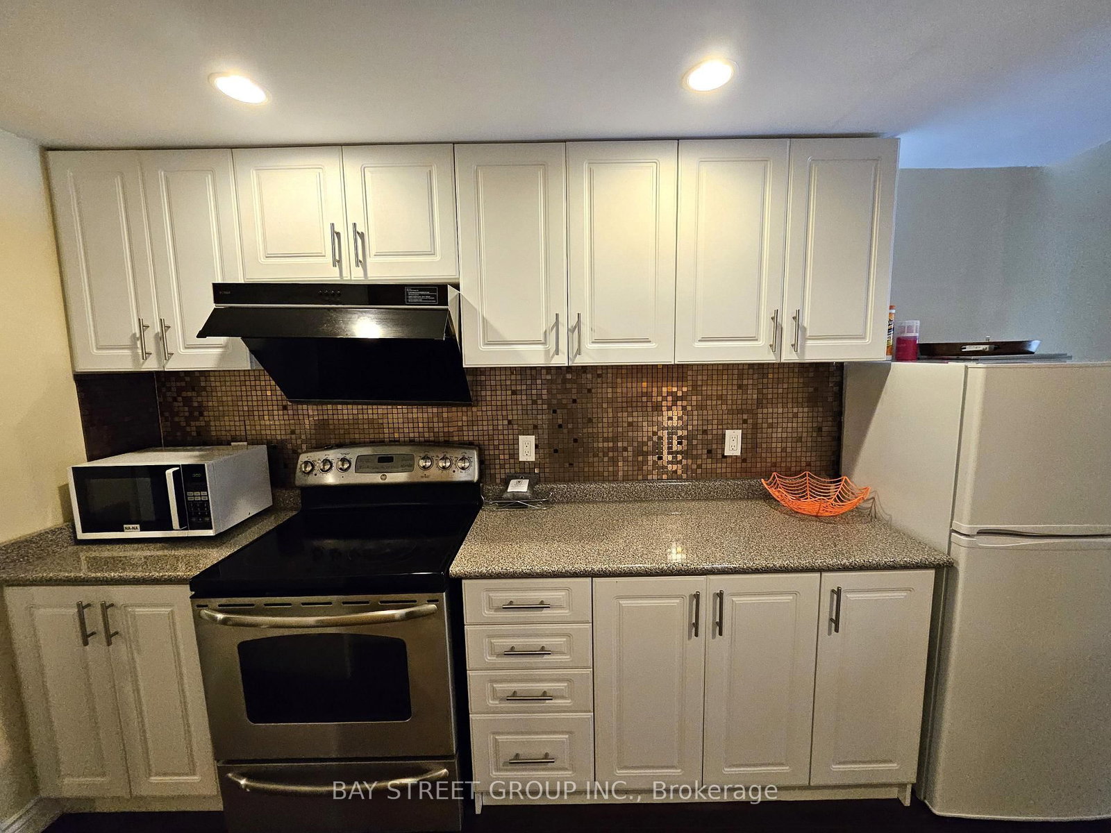 33 Valmont Avenue, Unit Bsmt - Photo 12
