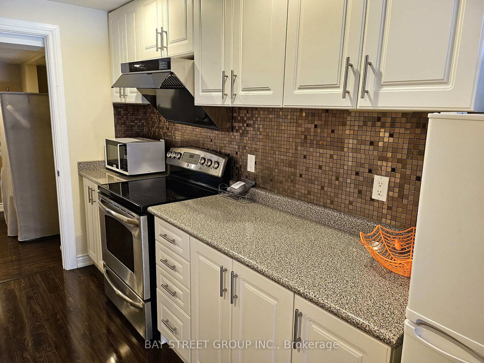 33 Valmont Avenue, Unit Bsmt - Photo 13