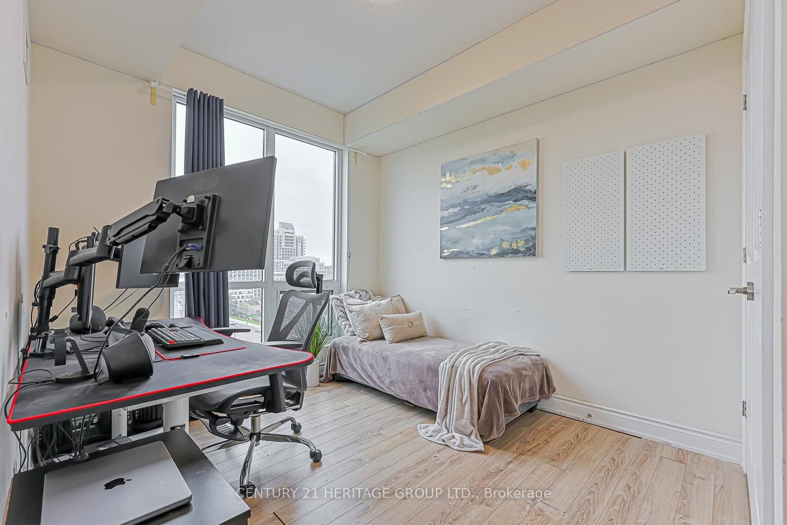 9090 Yonge Street, Unit 1002 - Photo 12