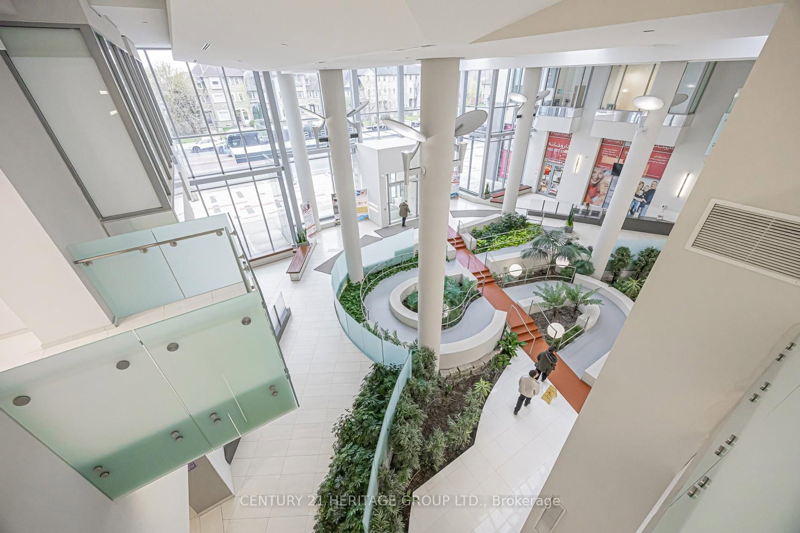 9090 Yonge Street, Unit 1002 - Photo 15