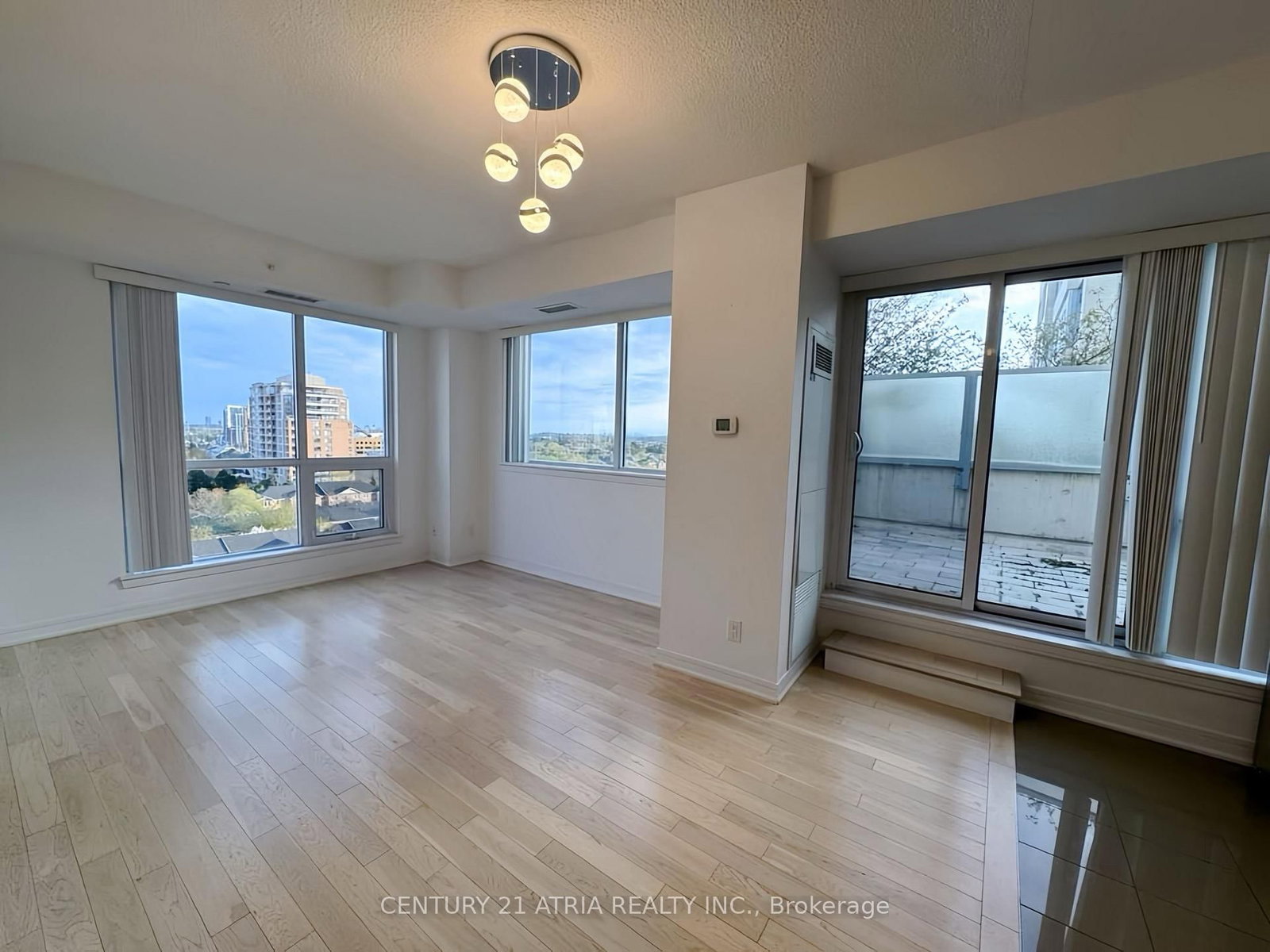 9199 Yonge Street SE, Unit 903SE - Photo 5