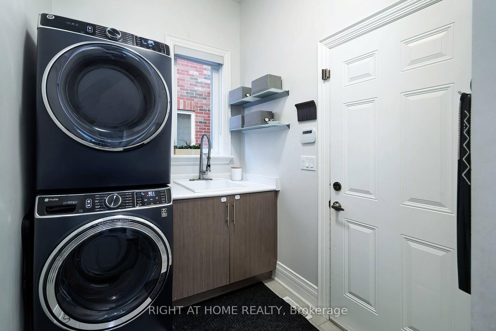 464 Davos Road - Photo 37