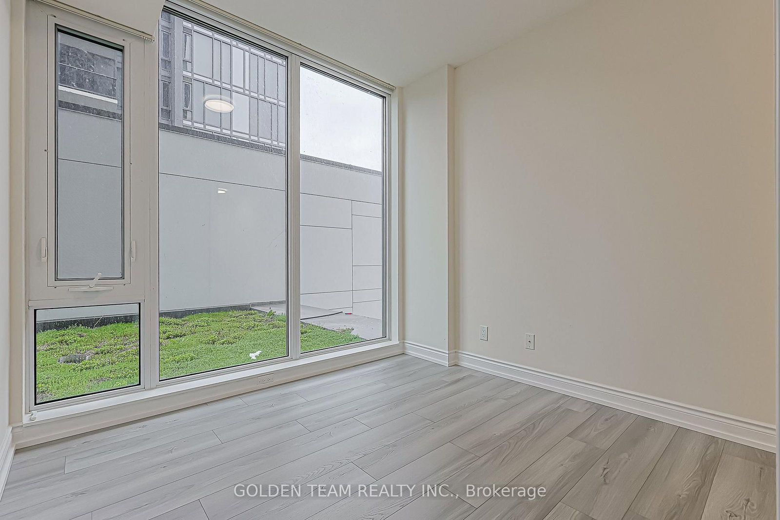 9600 Yonge Street, Unit 218B - Photo 27