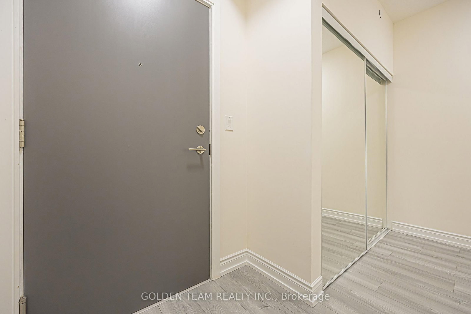 9600 Yonge Street, Unit 218B - Photo 7