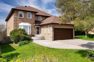 8 Marchwood Crescent