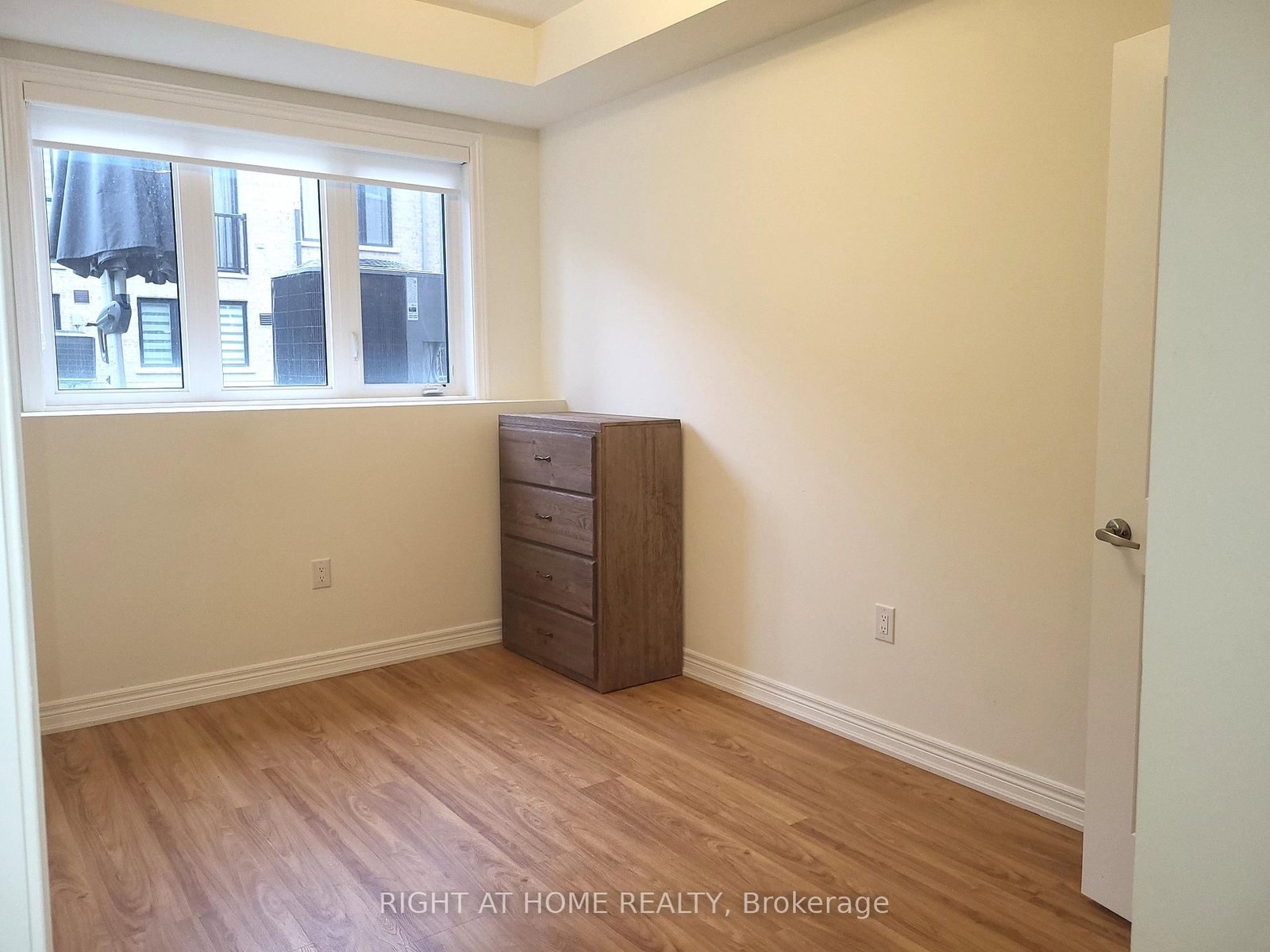 56 Singhampton Road - Photo 3