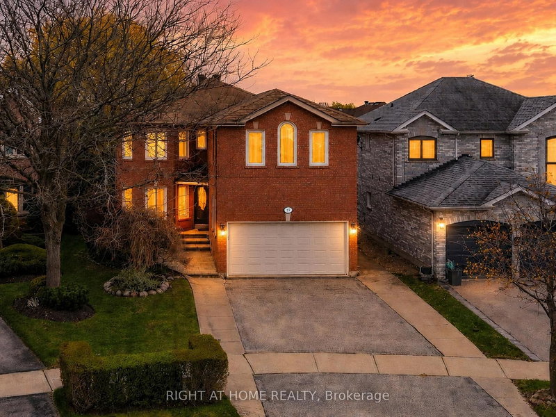 27 Crimson Crt, Richmond Hill, Ontario