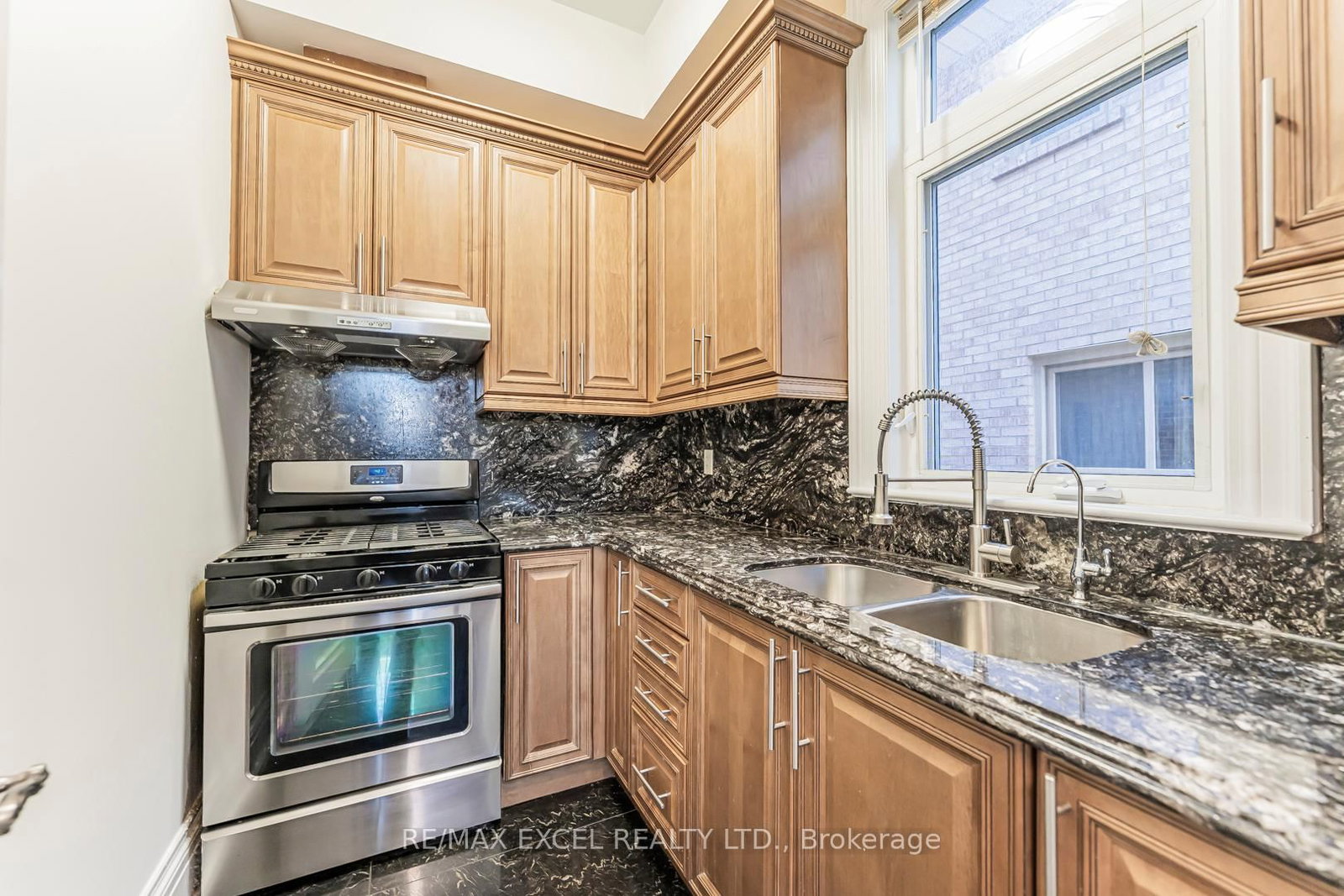 19 Addison Street • Richmond Hill, ON photo 15