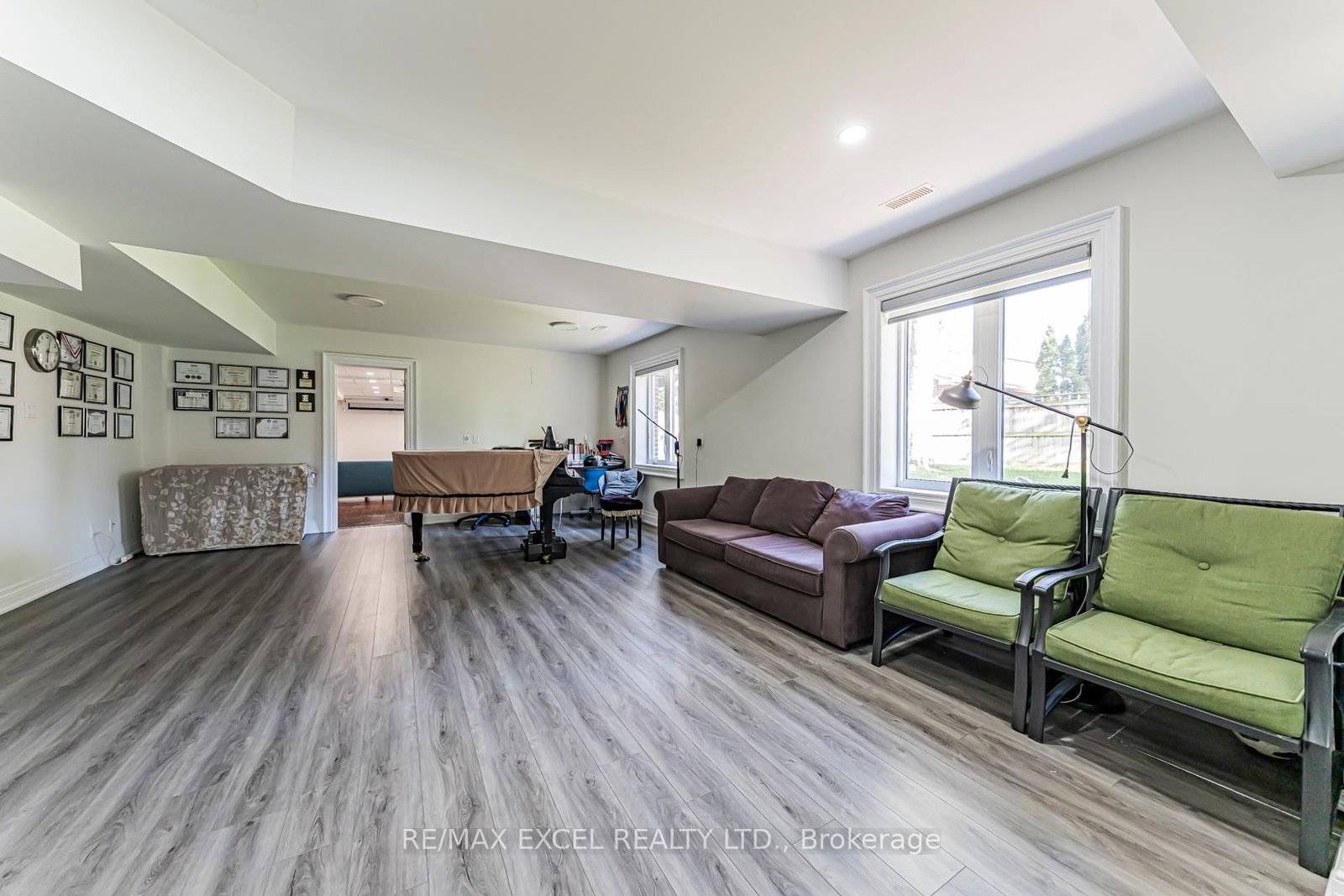 19 Addison Street • Richmond Hill, ON photo 40