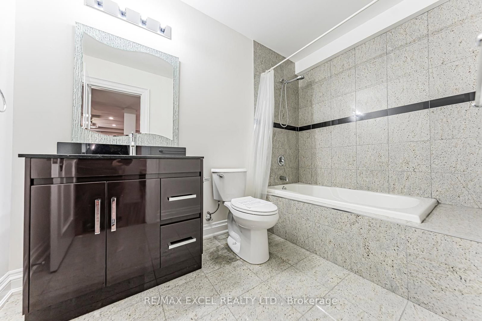 19 Addison Street • Richmond Hill, ON photo 43
