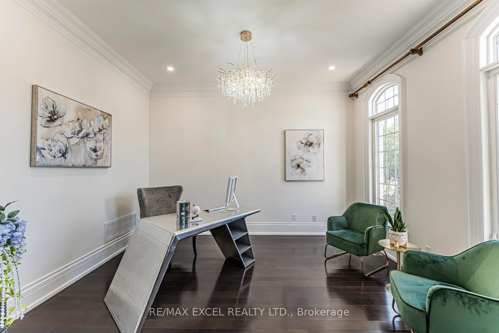 19 Addison Street • Richmond Hill, ON photo 5