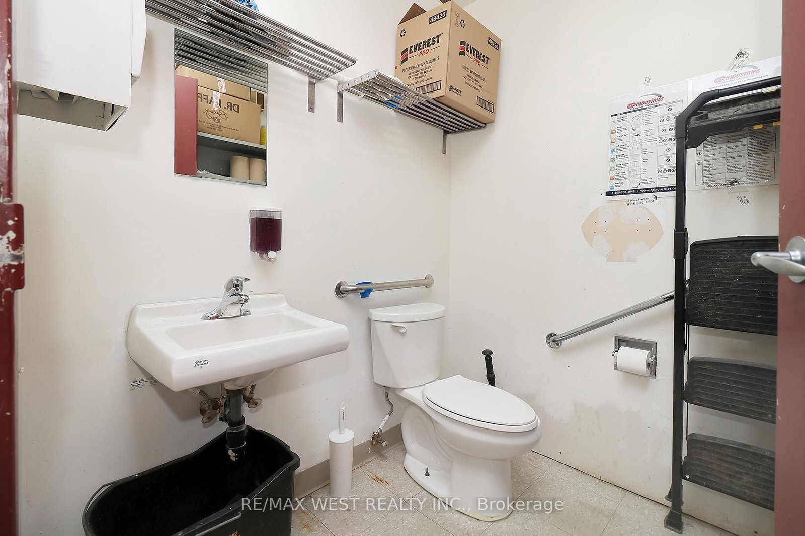 1118 Centre st Street, Unit 21 - Photo 12