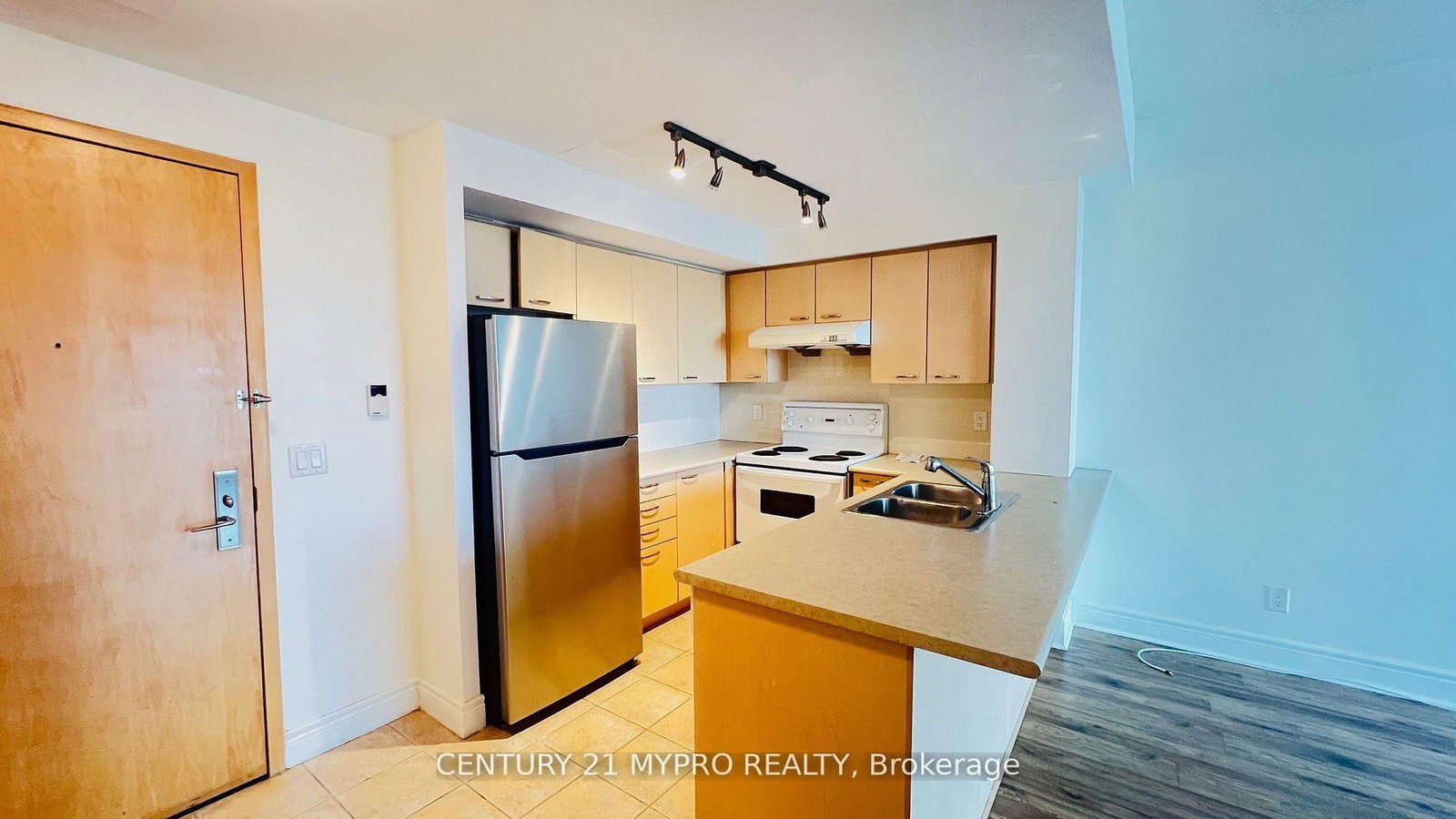 48 Suncrest Boulevard, Unit 1022 - Photo 4