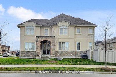 Detached House in Queensville