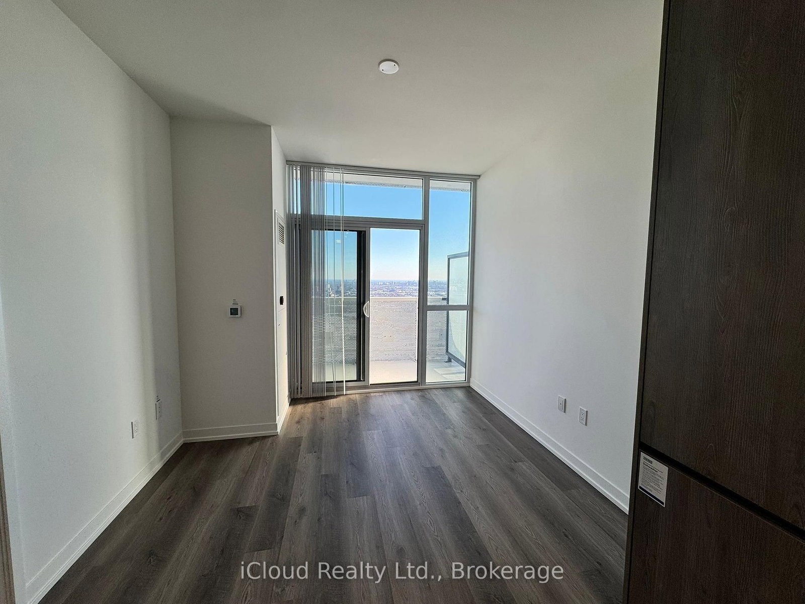 8 Interchange Way, Unit 6010 - Photo 16