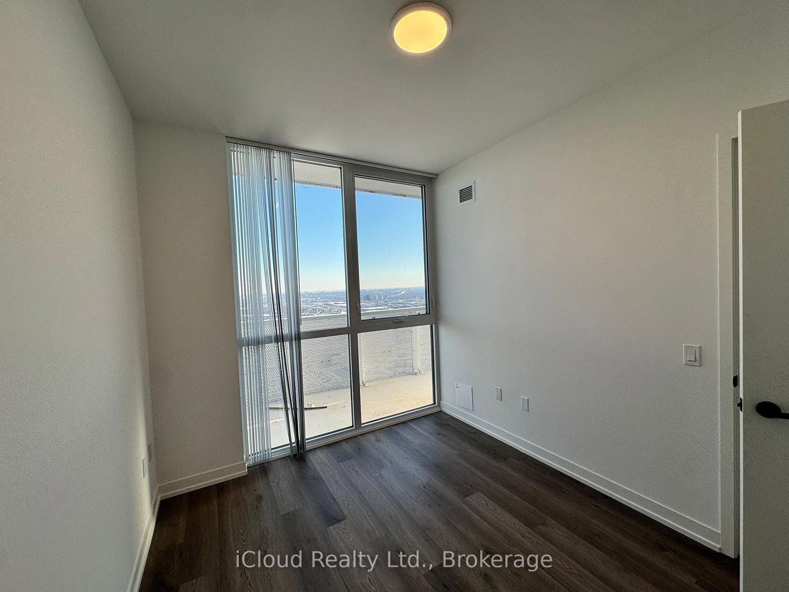 8 Interchange Way, Unit 6010 - Photo 5