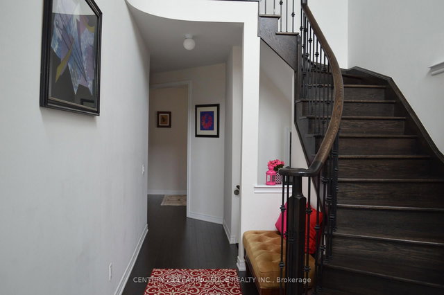 (2 BdRms upper level) - 23 Boland Court