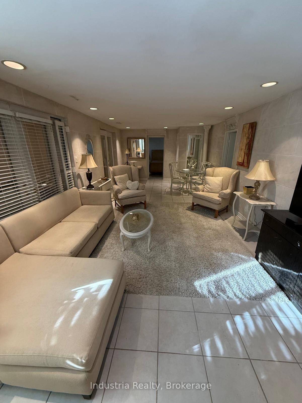 15500 Leslie Street, Unit Lower - Photo 11