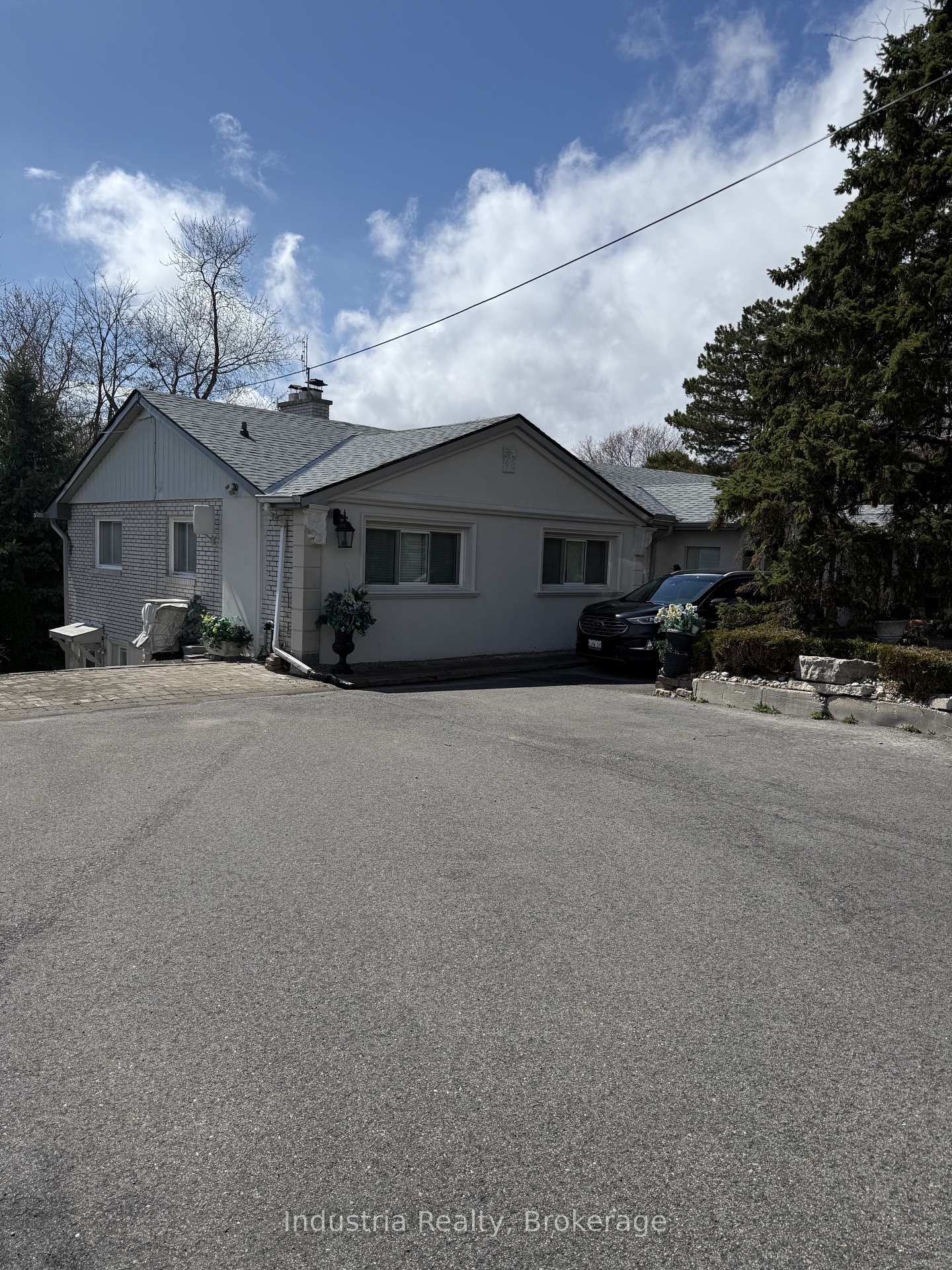 Lower - 15500 Leslie Street, Aurora 2