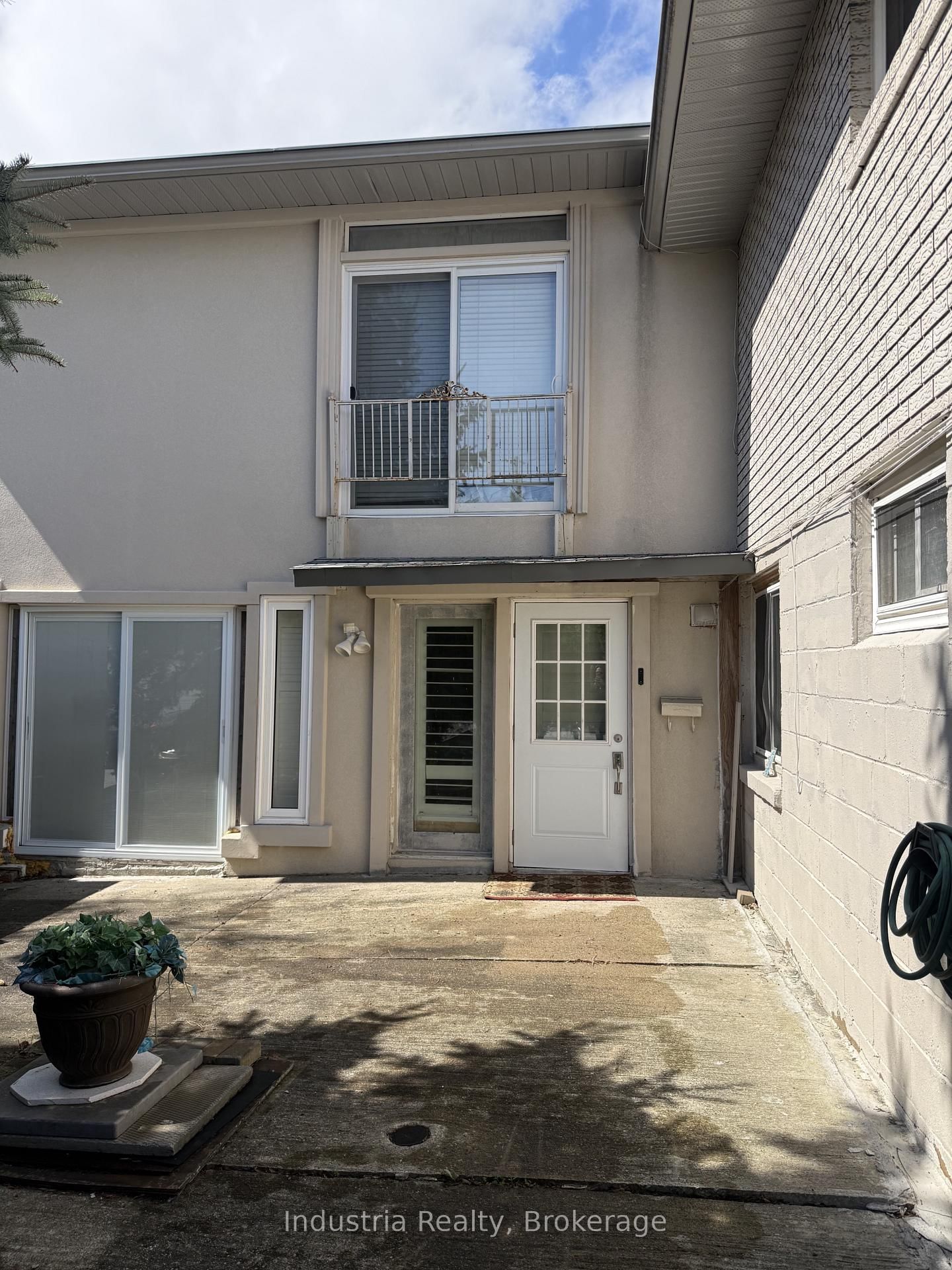 Lower - 15500 Leslie Street, Aurora 4