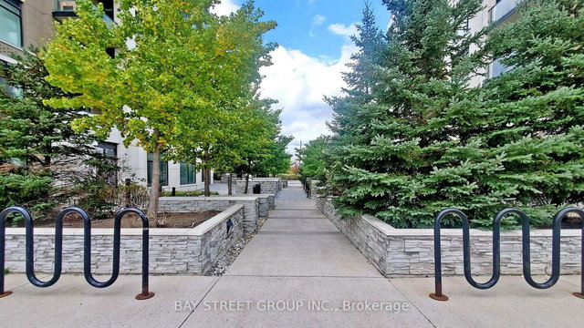904 - 111 Upper Duke Crescent