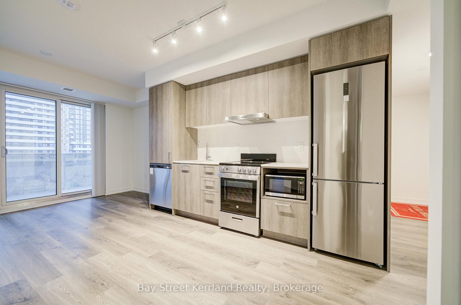 195 Commerce Street, Unit 517 - Photo 14