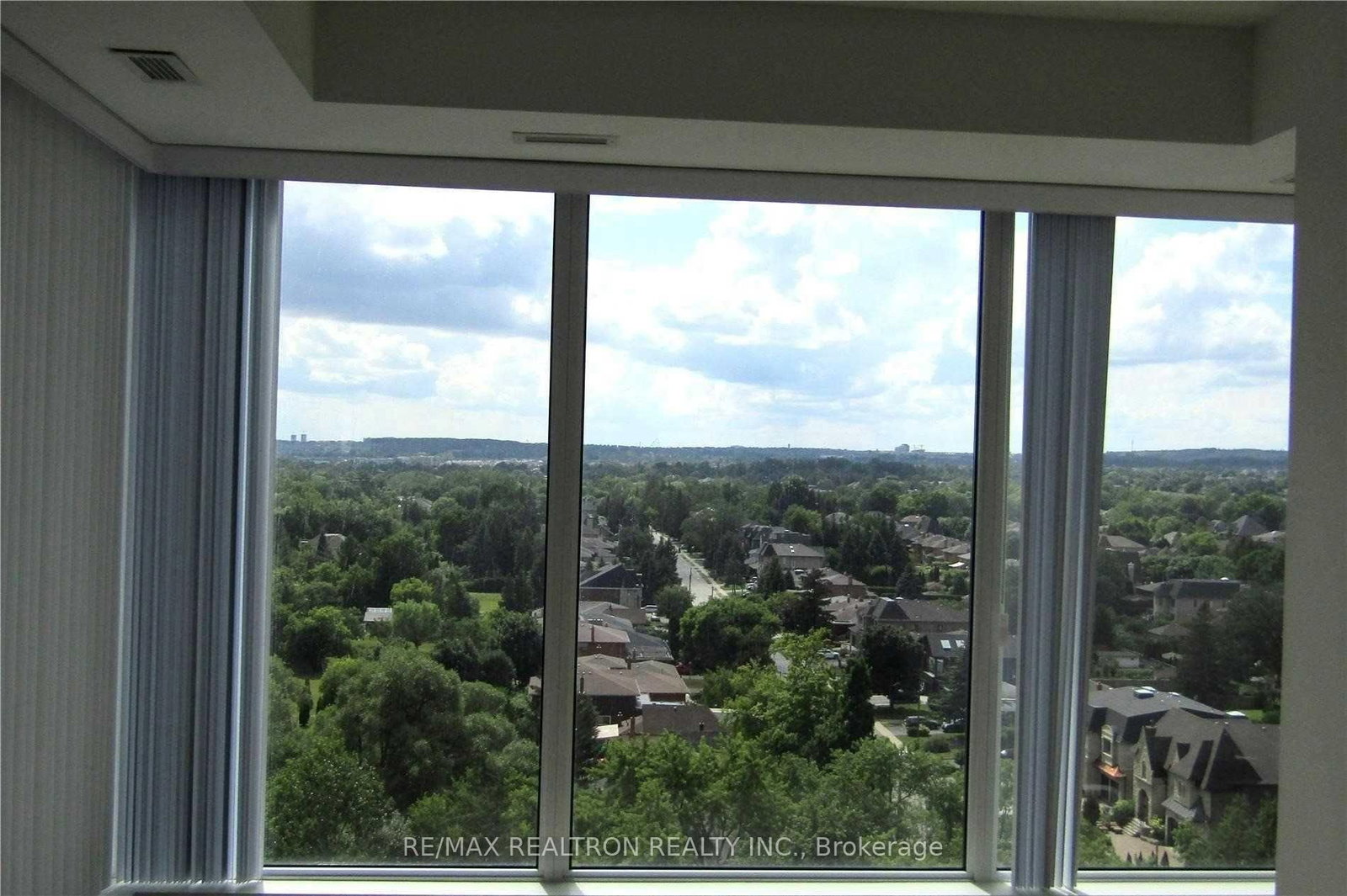 9608 Yonge Street, Unit 1506 - Photo 10