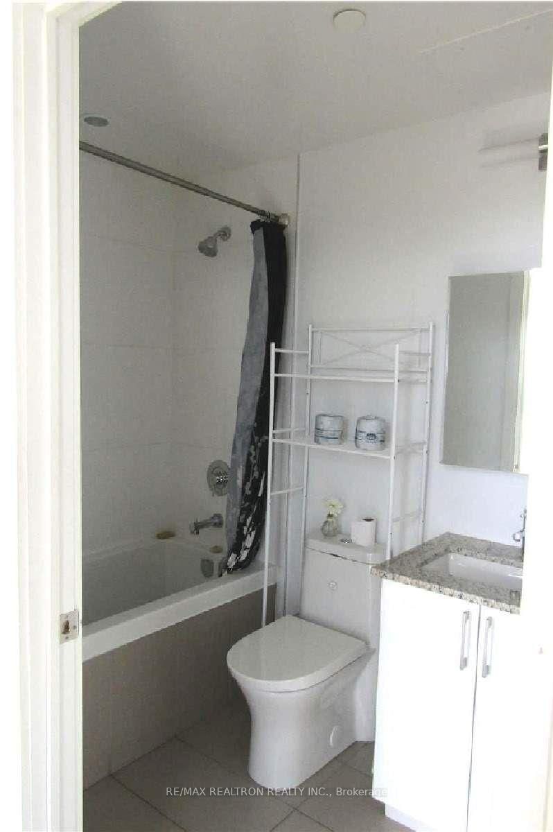 9608 Yonge Street, Unit 1506 - Photo 12