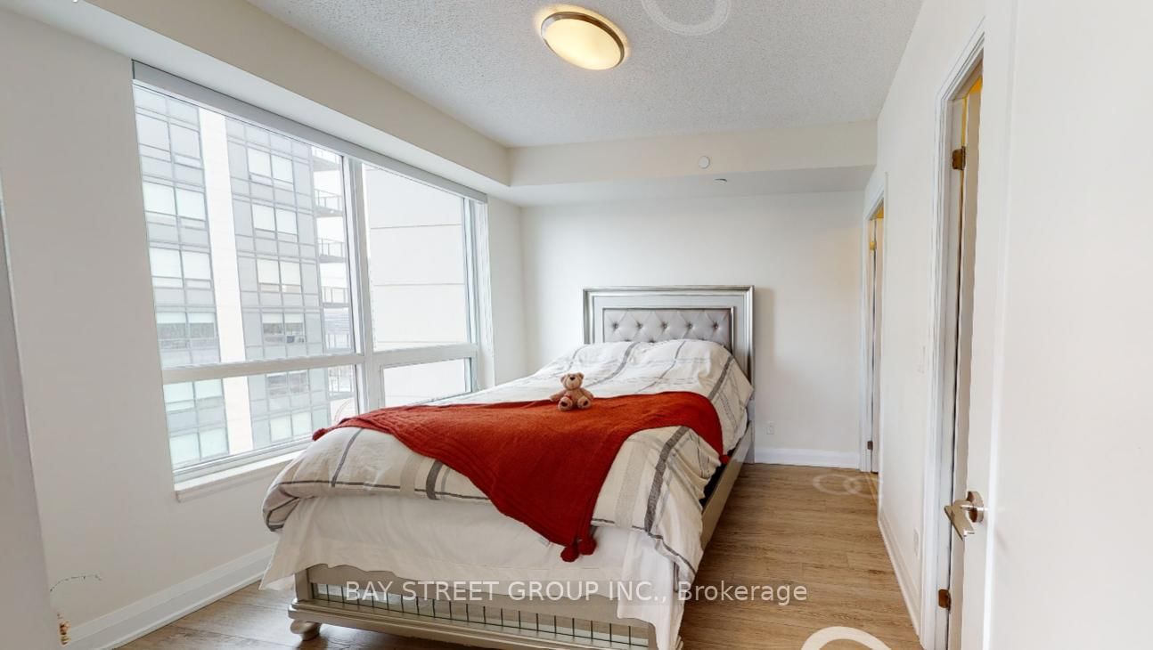 396 Highway 7 Avenue, Unit 602 - Photo 13