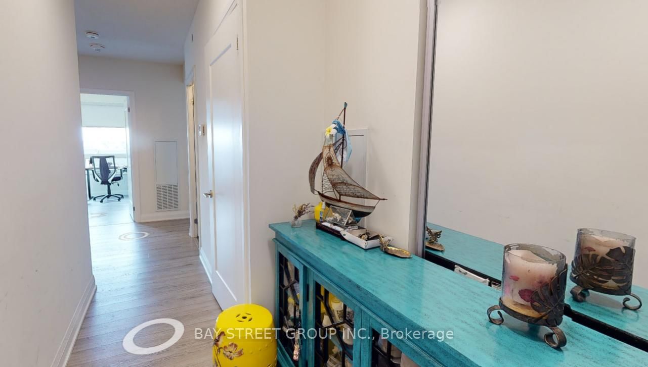 396 Highway 7 Avenue, Unit 602 - Photo 24
