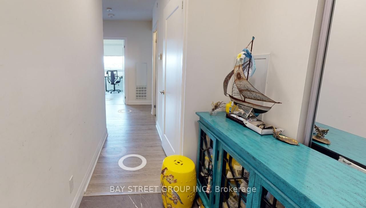 396 Highway 7 Avenue, Unit 602 - Photo 25