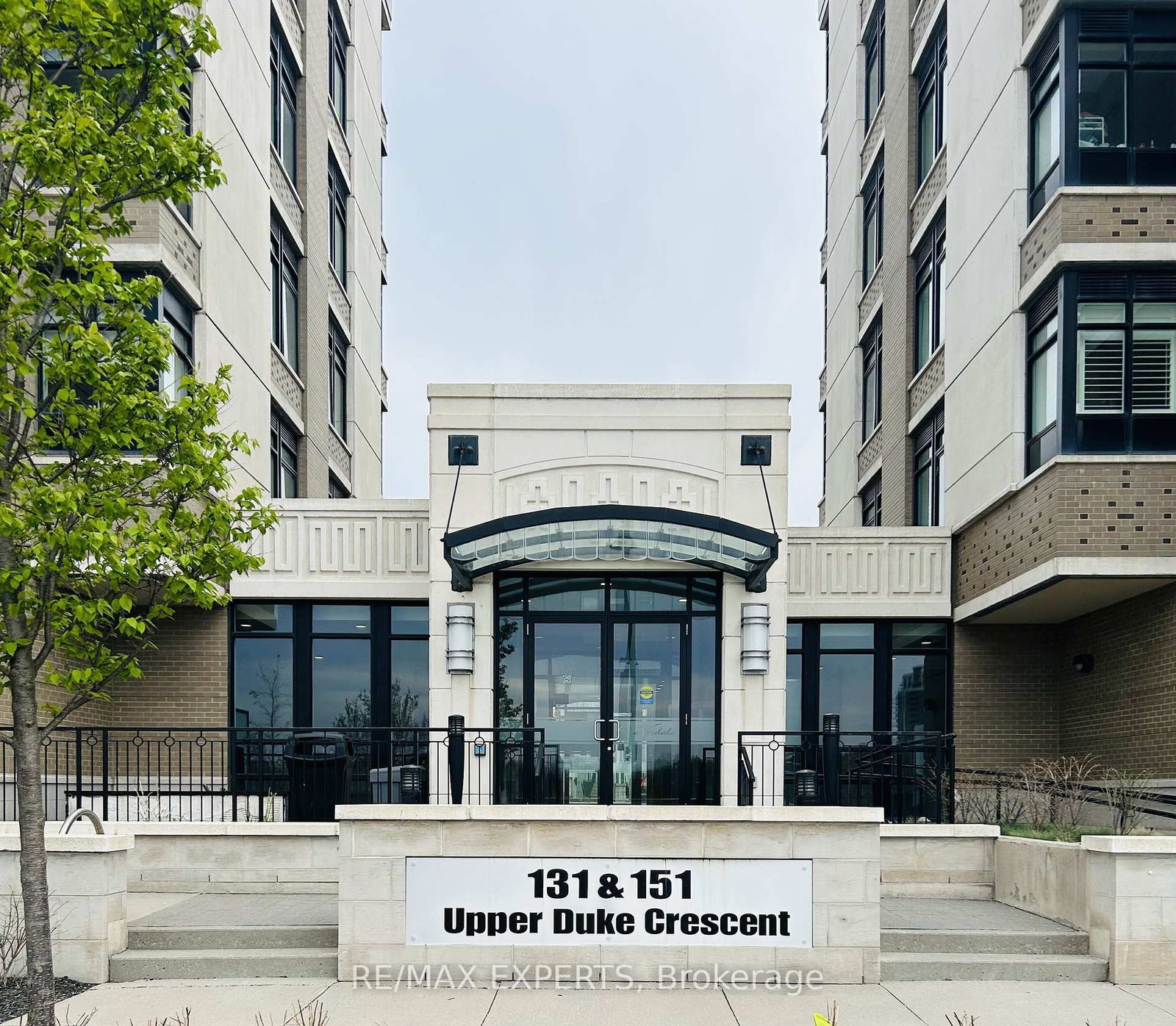 131 Upper Duke Crescent, Unit 104
