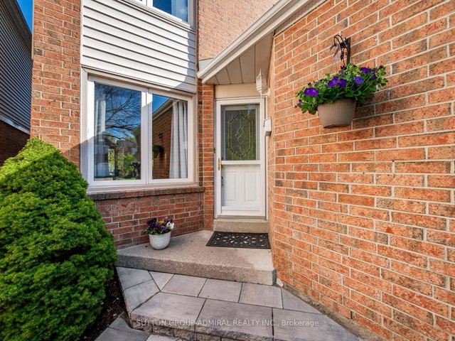 120 Glenmanor Way