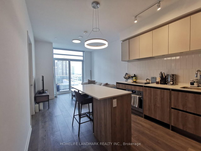 1008 - 8 Beverley Glen Boulevard