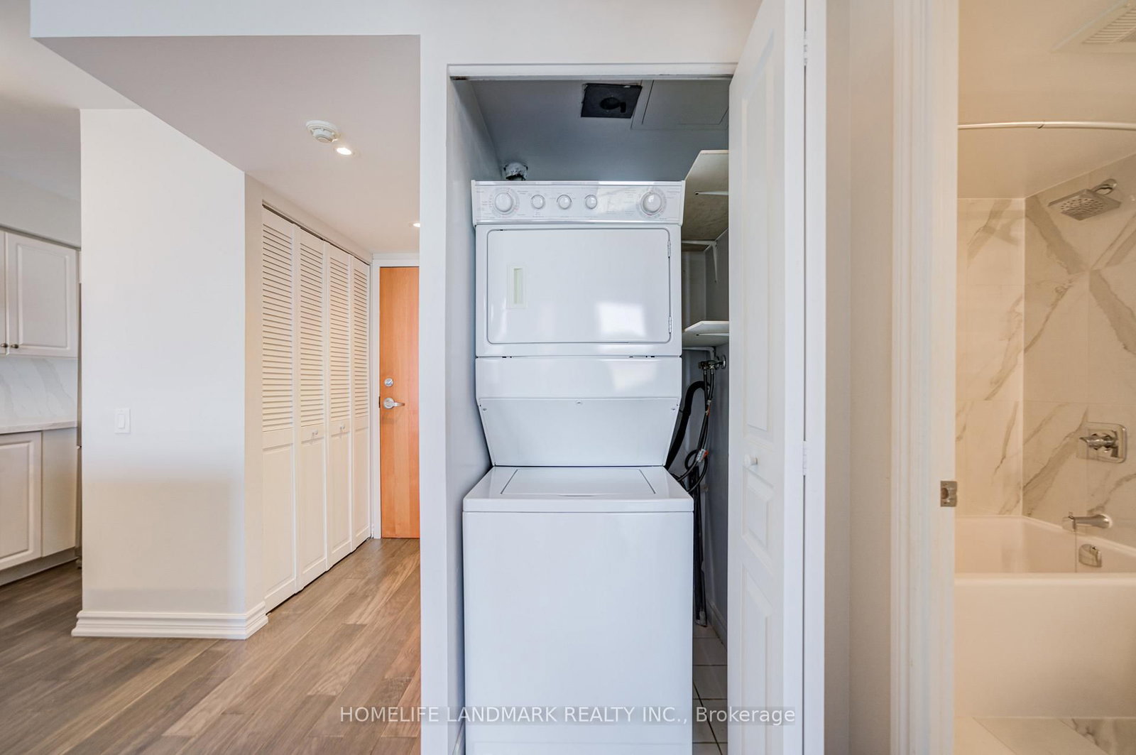 9017 Leslie Street, Unit 317 - Photo 19