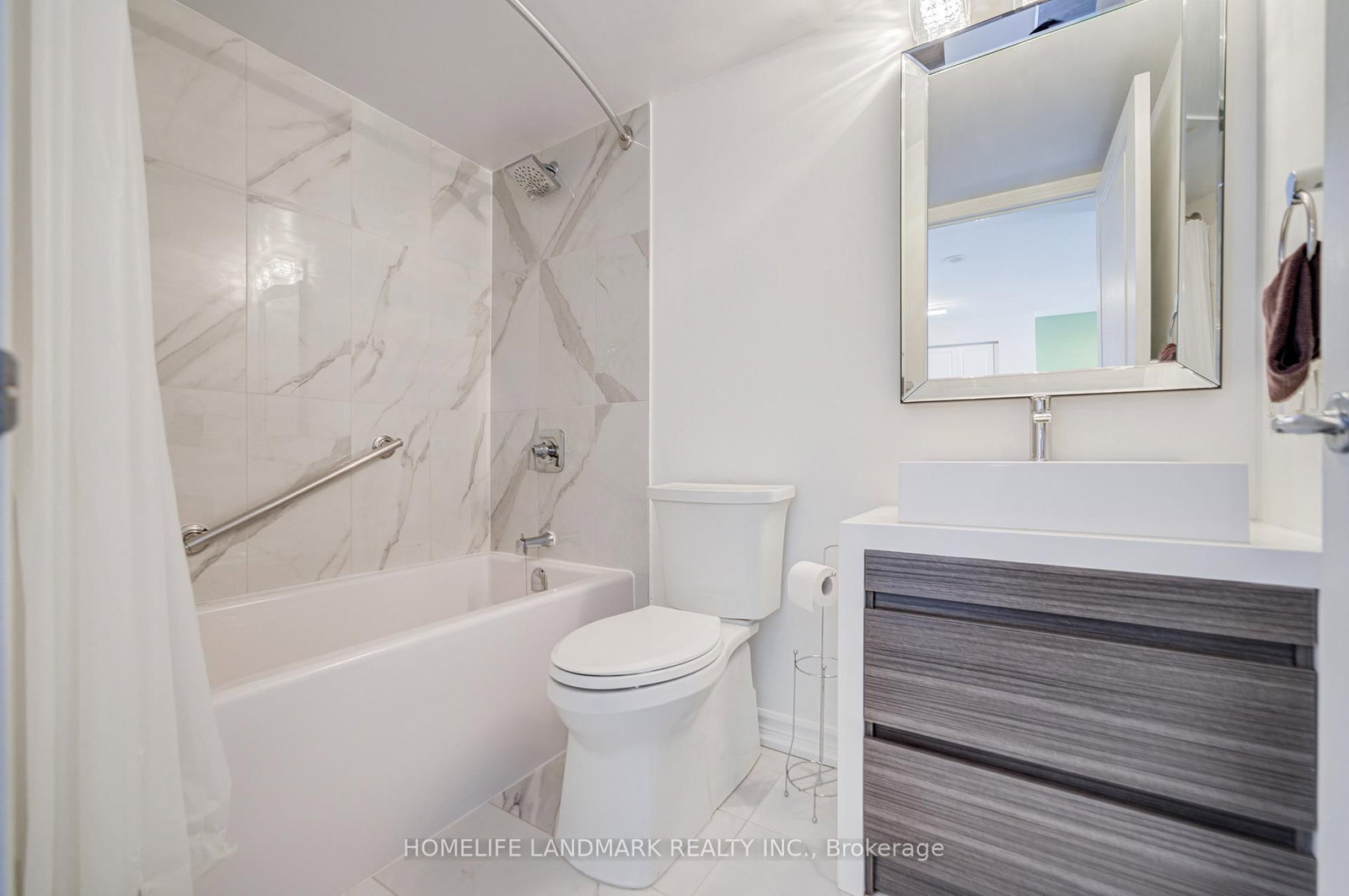 9017 Leslie Street, Unit 317 - Photo 21