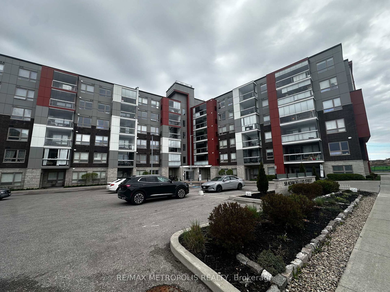 58 Adam Sellers Street, Unit 301