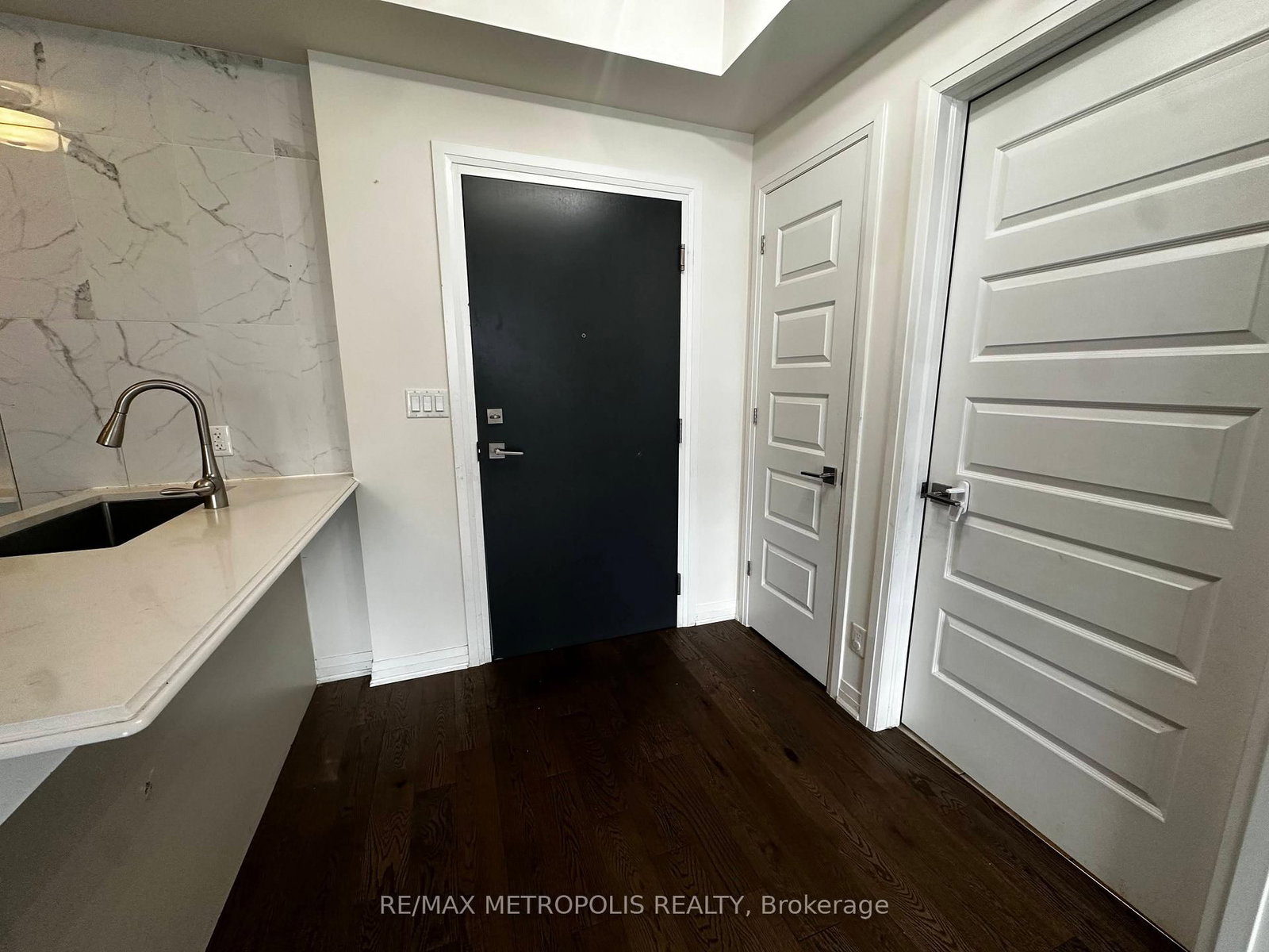 58 Adam Sellers Street, Unit 301 - Photo 4