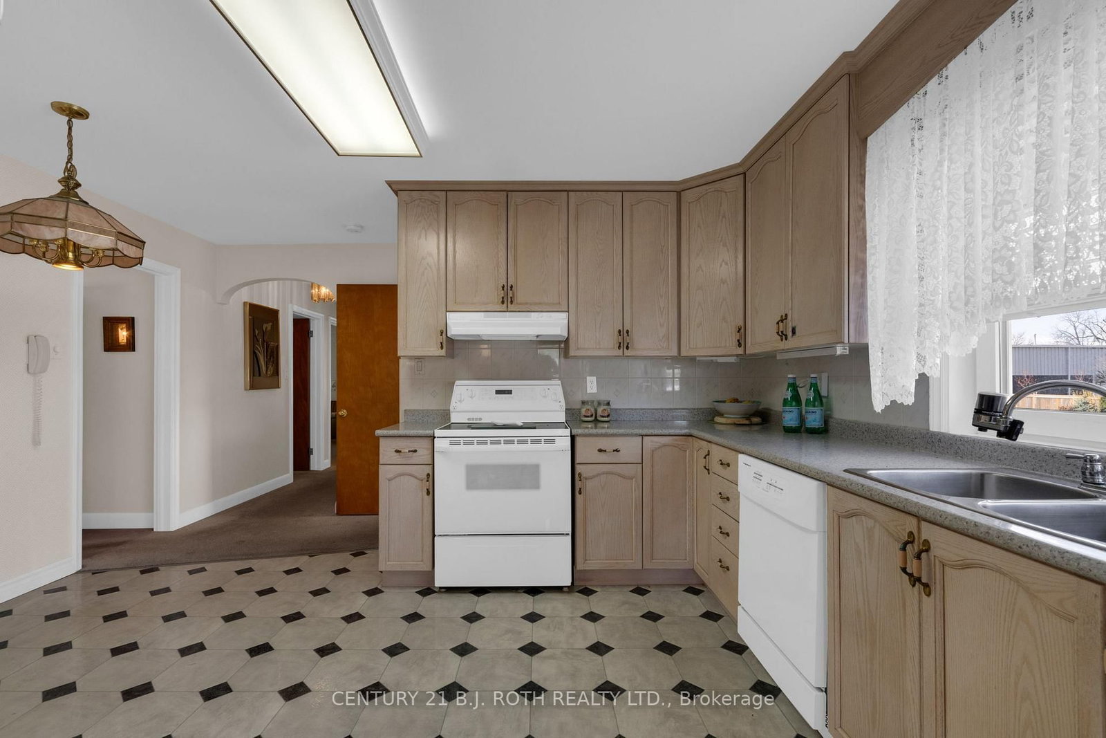 2165 Victoria Street - Photo 11