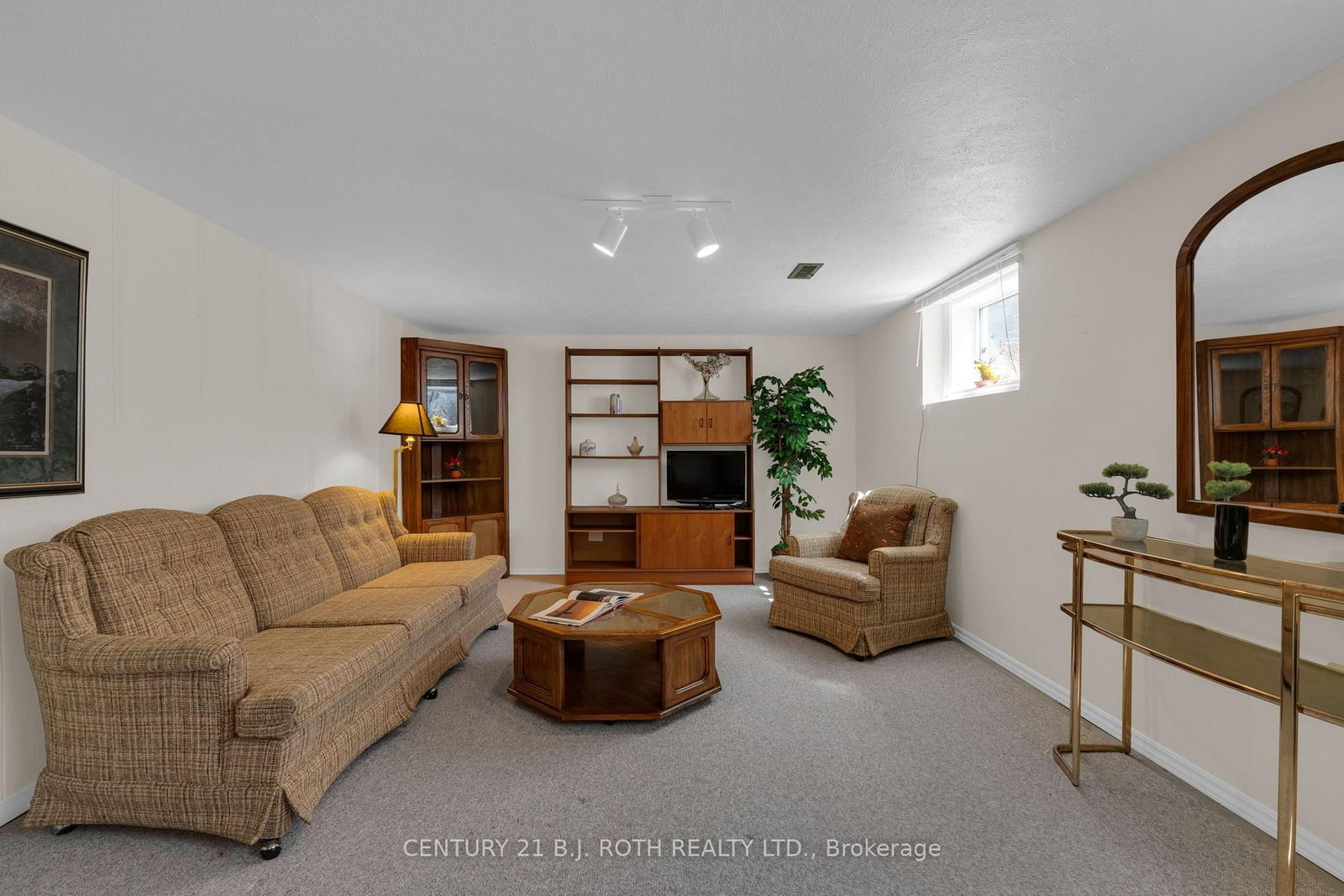 2165 Victoria Street - Photo 20