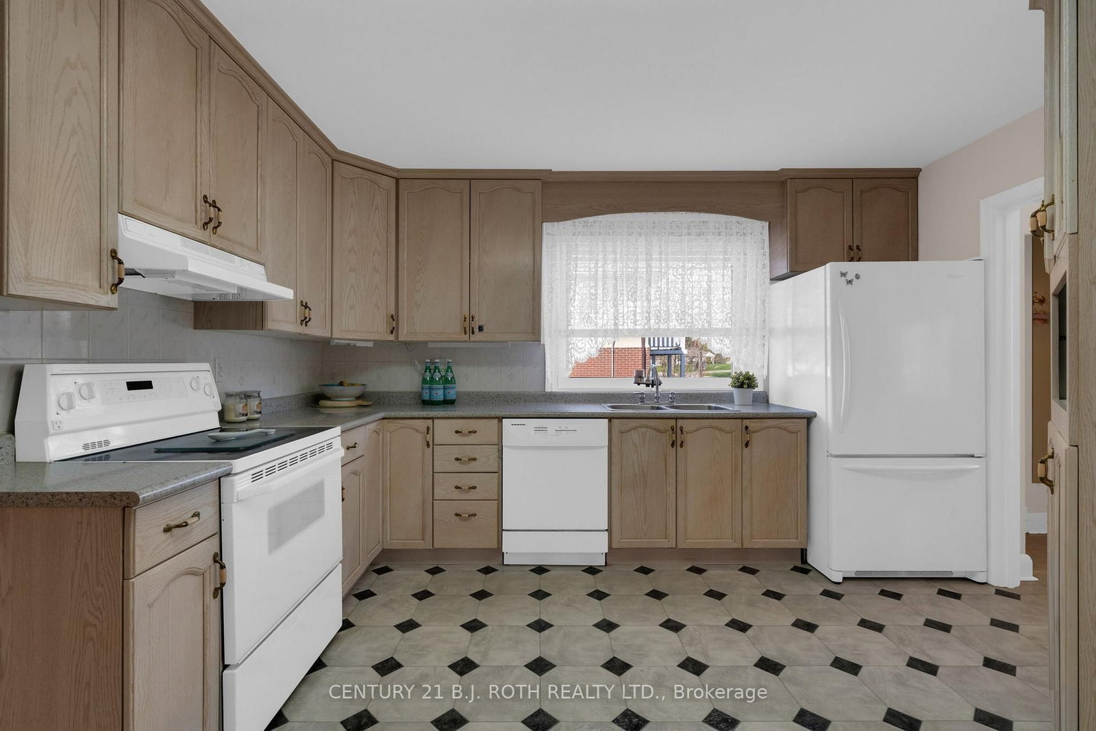 2165 Victoria Street - Photo 9